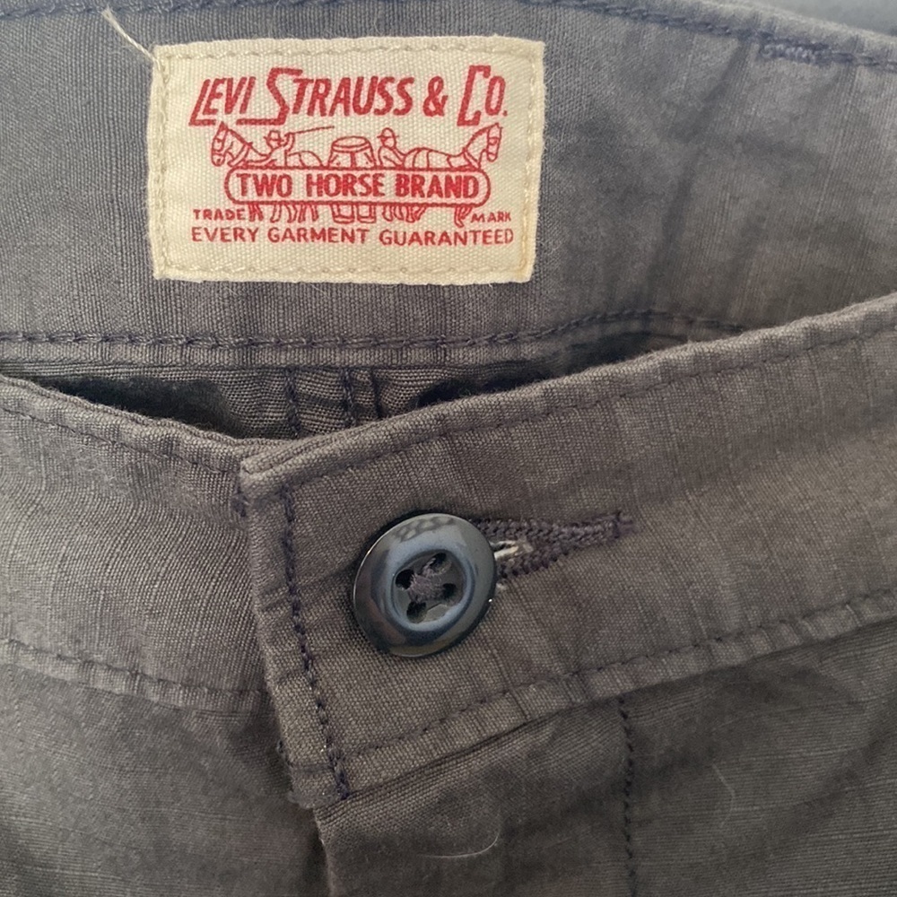Nwt Levi’s 52 Big & Tall Black Grey Carrier Cargo Shorts - Picture 9 of 16